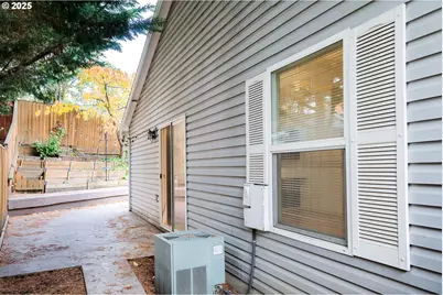 819 N Alexandra Dr, Newberg, OR 97132 - Photo 21