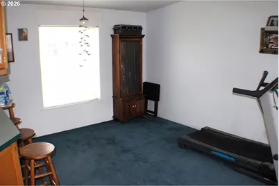 1477 NW Eden St, Roseburg, OR 97470 - Photo 5