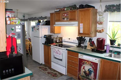 1477 NW Eden St, Roseburg, OR 97470 - Photo 9