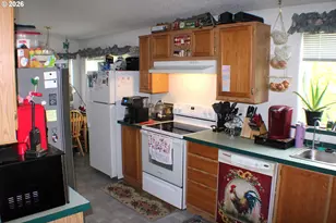 1477 NW Eden St, Roseburg, OR 97470 - Photo 9