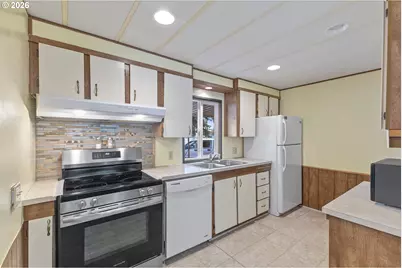 570 N 10th Ave #43, Cornelius, OR 97113 - Photo 9
