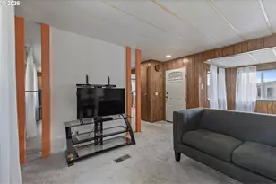 570 N 10th Ave, Cornelius, OR 97113 - Photo 3