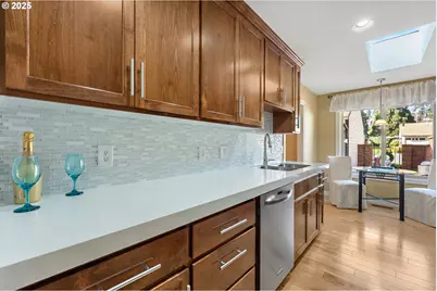 10350 SW Greenleaf Ter, Portland, OR 97224 - Photo 7