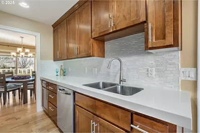 10350 SW Greenleaf Ter, Portland, OR 97224 - Photo 9