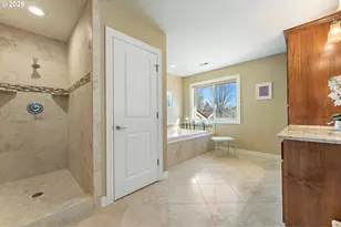 10350 SW Greenleaf Terrace, Portland, OR 97224 - Photo 23