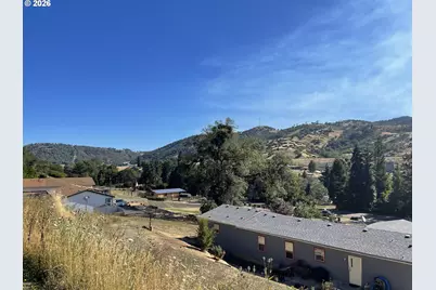 13471 Old Highway 99, Myrtle Creek, OR 97457 - Photo 11