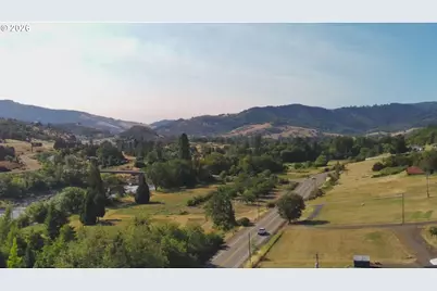 13471 Old Highway 99, Myrtle Creek, OR 97457 - Photo 21