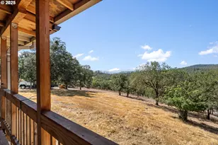 14980 Meadows Rd, White City, OR 97503 - Photo 23