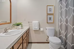 8200 SW Piute Ct, Tualatin, OR 97062 - Photo 37