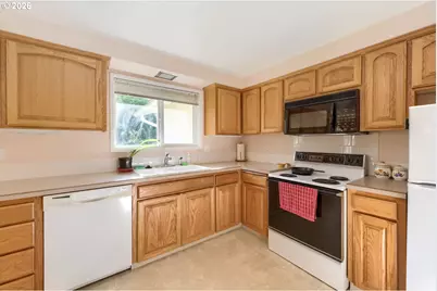 14 SE 199th Ave, Portland, OR 97233 - Photo 11