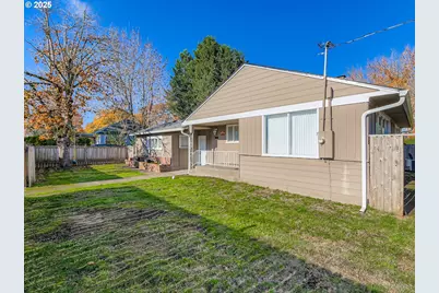 12025 SW 9th St, Beaverton, OR 97005 - Photo 17