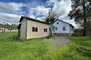 1764 Old Town Loop Rd, Oakland, OR 97462 - Photo 7