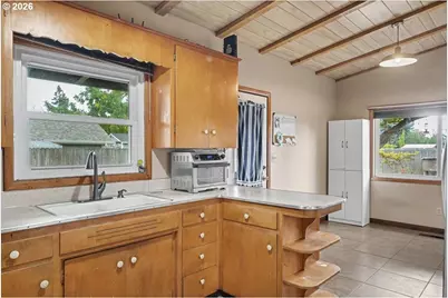 404 36th Ave NE, Salem, OR 97301 - Photo 11