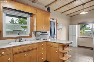 404 36th Ave NE, Salem, OR 97301 - Photo 11