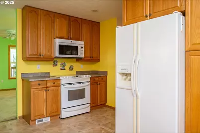 29380 SE Old Ranch Dr, Estacada, OR 97023 - Photo 11