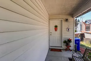 18309 Portland Ave, Gladstone, OR 97027 - Photo 3
