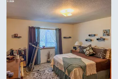 18309 Portland Ave, Gladstone, OR 97027 - Photo 11