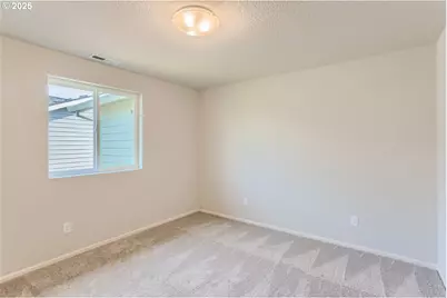 1029 Clemson St, Woodburn, OR 97071 - Photo 15