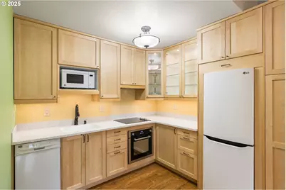 7734 SW Barnes Rd #A, Portland, OR 97225 - Photo 15