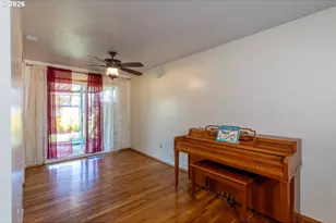 1487 Walton Way, Woodburn, OR 97071 - Photo 9