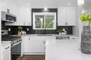 19080 SW Brooklawn Pl, Beaverton, OR 97003 - Photo 11