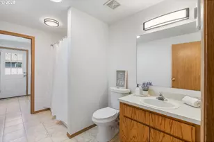 3196 Midway Rd, Hood River, OR 97031 - Photo 19