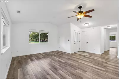 34054 E Columbia Ave, Scappoose, OR 97056 - Photo 7