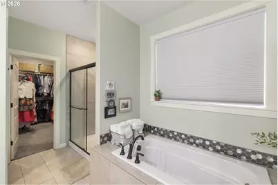 2049 NW McGarey Dr, McMinnville, OR 97128 - Photo 13