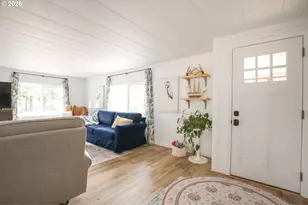 1431 Maple St, Florence, OR 97439 - Photo 5