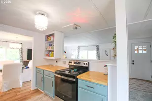 1431 Maple St, Florence, OR 97439 - Photo 15