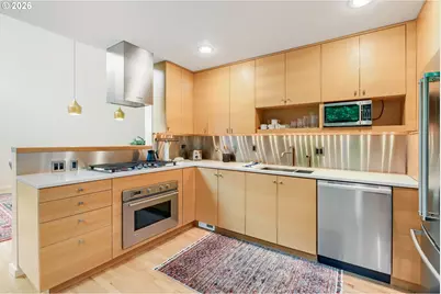 1009 NW Hoyt St #204, Portland, OR 97209 - Photo 13