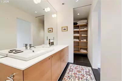 1009 NW Hoyt St #204, Portland, OR 97209 - Photo 27