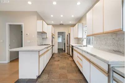 6636 S Virginia Ave, Portland, OR 97239 - Photo 9