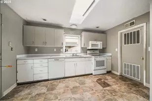 6636 S Virginia Ave, Portland, OR 97239 - Photo 37