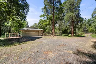 5201 Lakeshore Dr, Selma, OR 97538 - Photo 3