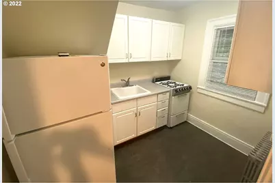 2047 SW 10th Ave, Portland, OR 97201 - Photo 13