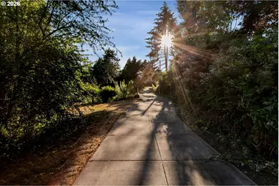 14390 SW Fox Ln, Beaverton, OR 97008 - Photo 43