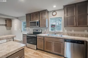 2560 Brown Rd, Salem, OR 97305 - Photo 7