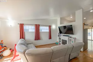 4560 Airport Ln, Sweet Home, OR 97386 - Photo 3