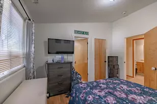 4560 Airport Ln, Sweet Home, OR 97386 - Photo 11