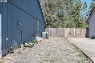 4560 Airport Ln, Sweet Home, OR 97386 - Photo 25