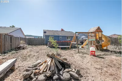 4560 Airport Ln, Sweet Home, OR 97386 - Photo 21