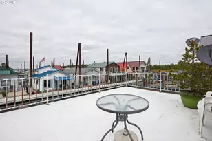 19609 NE Marine Dr, Portland, OR 97230 - Photo 23