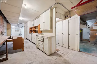 13223 SE Harold St, Portland, OR 97236 - Photo 43