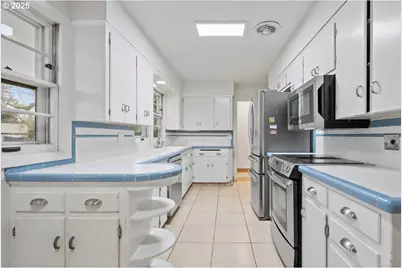 13223 SE Harold St, Portland, OR 97236 - Photo 11