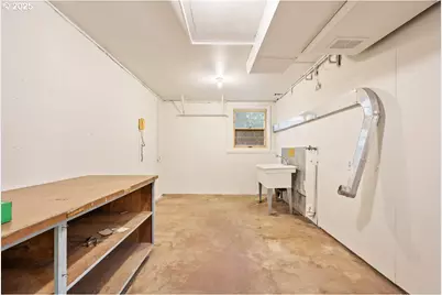 13223 SE Harold St, Portland, OR 97236 - Photo 41