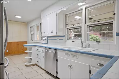 13223 SE Harold St, Portland, OR 97236 - Photo 13