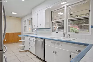 13223 SE Harold St, Portland, OR 97236 - Photo 13