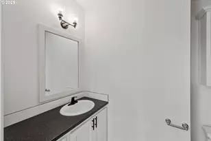 2780 34th St, Coos Bay, OR 97420 - Photo 19