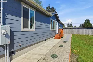 2780 34th St, Coos Bay, OR 97420 - Photo 3